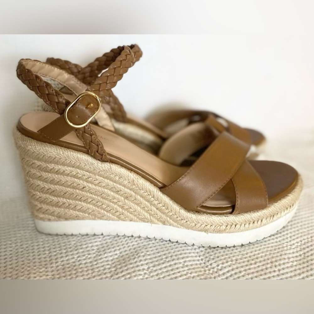 NWOB Stuart Weitzman Mykonos Espadrille Wedge
Sandal